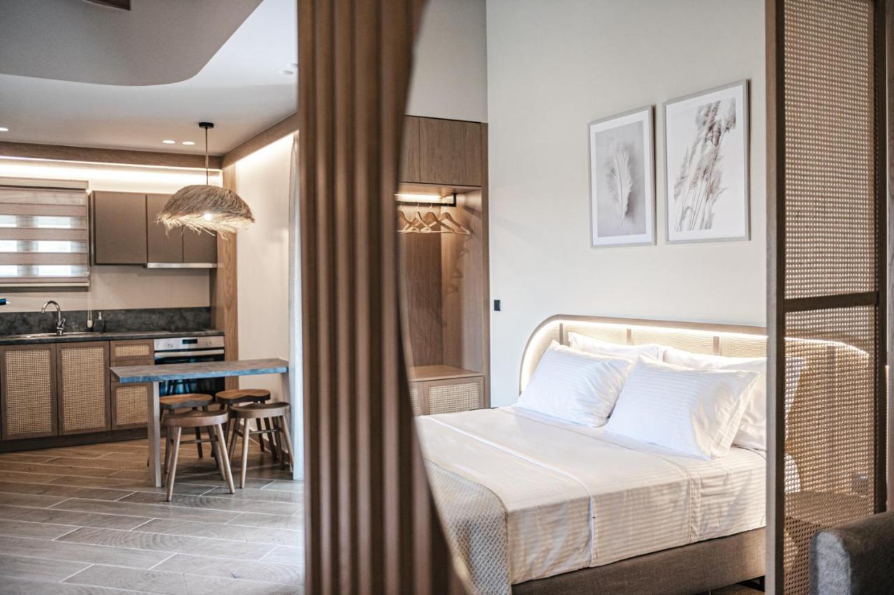Terra Helios Suites & Studios Kyparissia Exterior foto