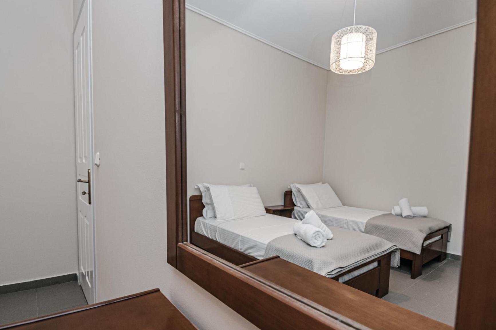 Terra Helios Suites & Studios Kyparissia Quarto foto