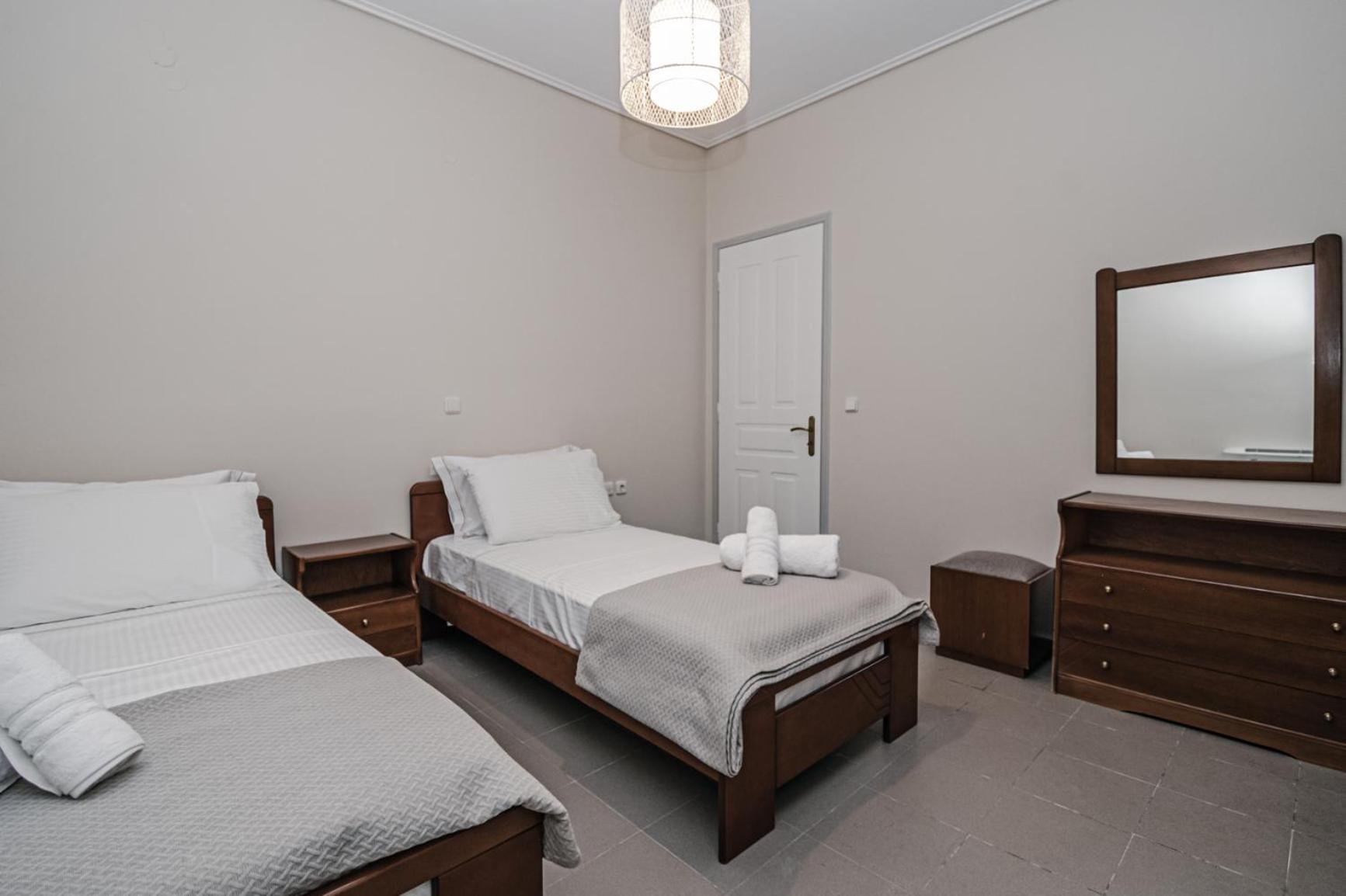 Terra Helios Suites & Studios Kyparissia Quarto foto