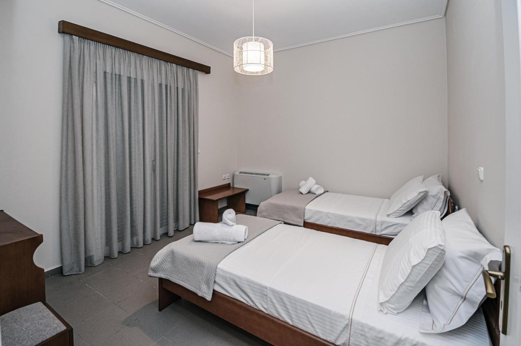 Terra Helios Suites & Studios Kyparissia Quarto foto