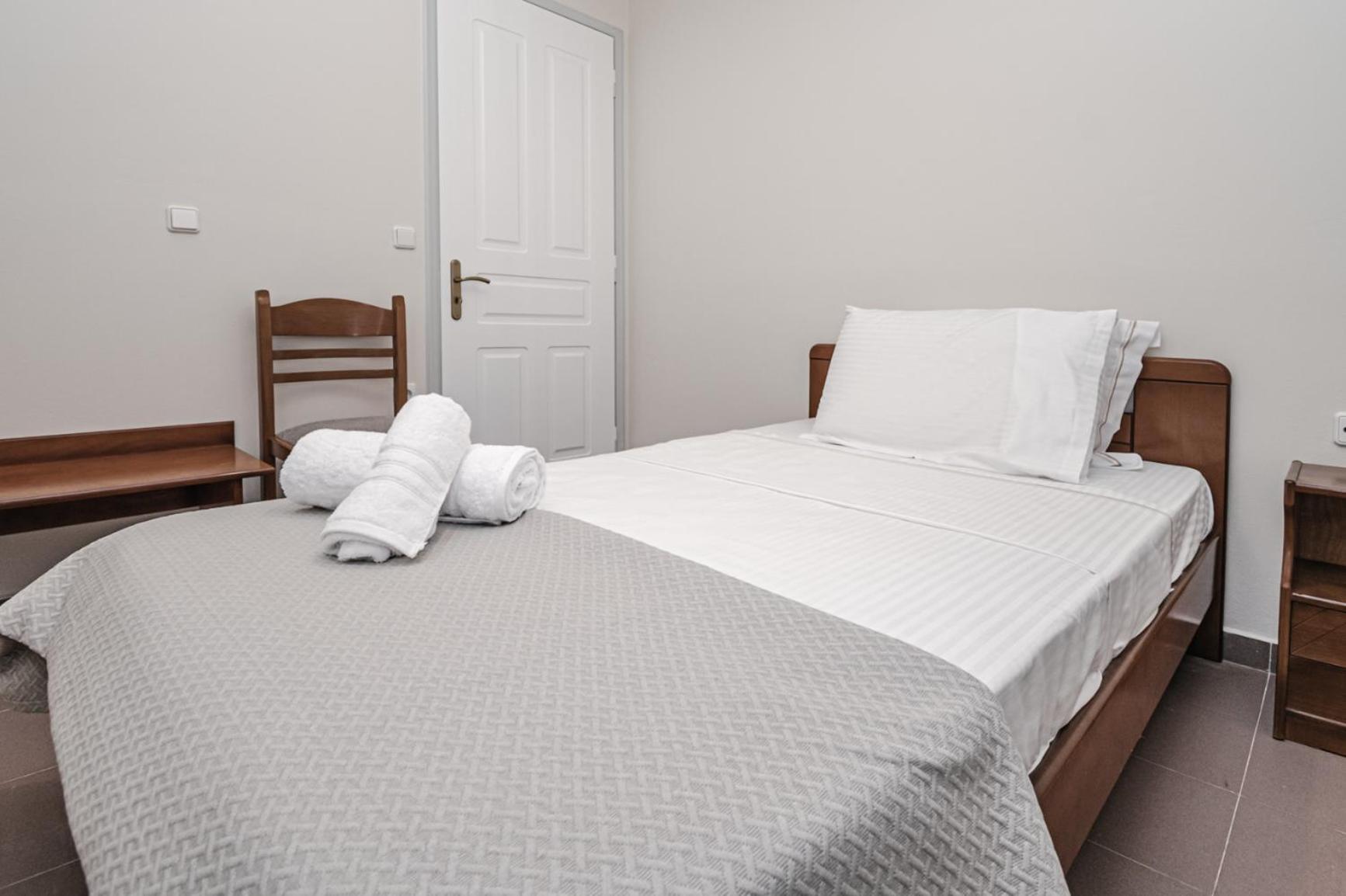 Terra Helios Suites & Studios Kyparissia Quarto foto